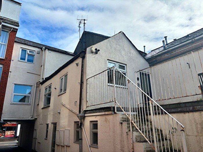 2 Bedroom Flat To Rent In Fore Street, Cullompton, EX15