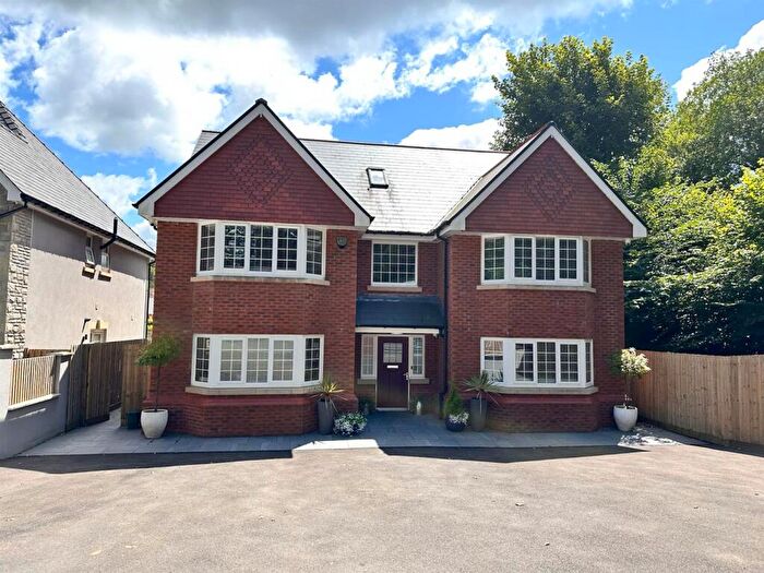 6 Bedroom Detached House For Sale In Cwmynysminton Road, Aberdare, CF44