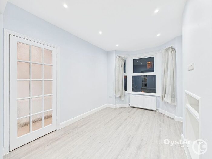 3 Bedroom Property To Rent In Sandringham Road, Watford, WD24