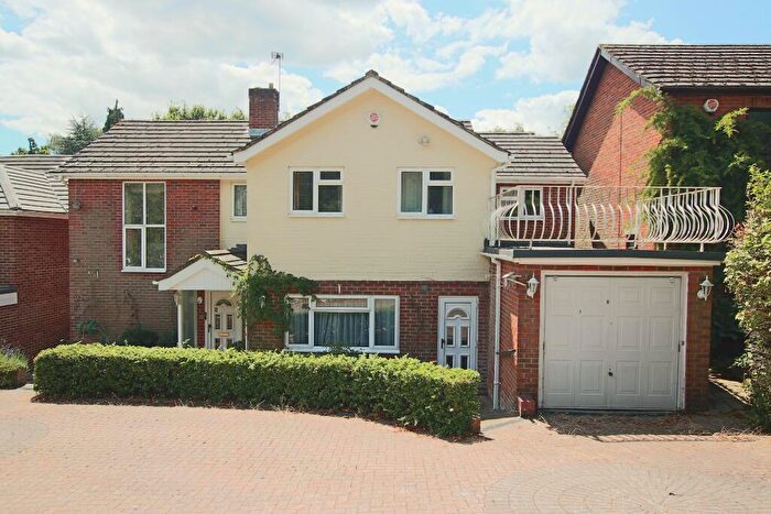 4 Bedroom Detached House For Sale In Bassett, Southampton, SO16