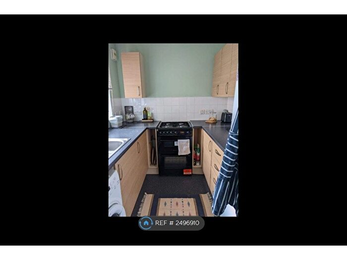 2 Bedroom Flat To Rent In Bardwell Court, St. Albans, AL1