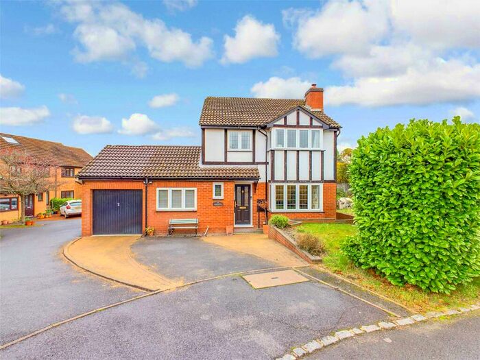 4 Bedroom Detached House To Rent In Wheeler Close, Burghfield Common, Reading, Berkshire, RG7