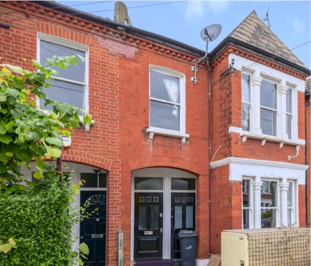 2 Bedroom Flat To Rent In Tenham Avenue, Balham, Streatham, London, SW2
