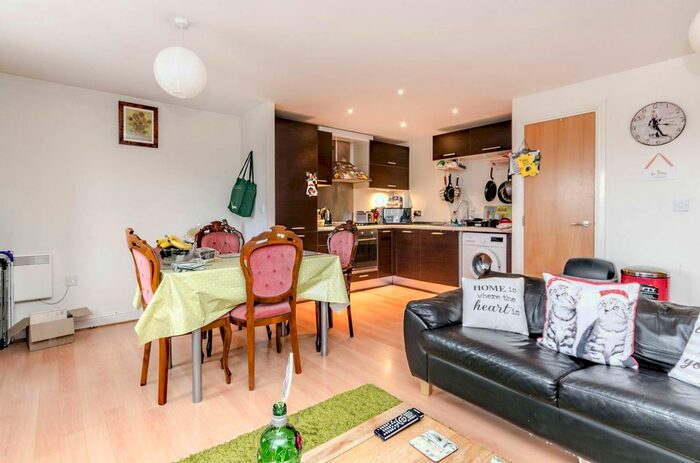 2 Bedroom Flat To Rent In Goldsworth Road, Woking, GU21