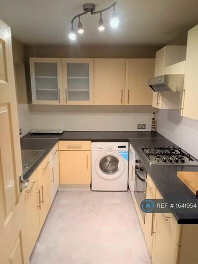 1 Bedroom Flat To Rent In Kennedy Square, Leamington Spa, CV32