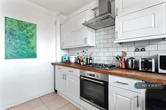 2 Bedroom Flat To Rent In Touchard House, London, N1