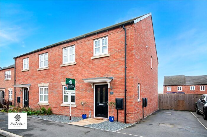 3 Bedroom Semi Detached House For Sale In Kimberley Mews, Harworth And Bircotes, Doncaster, South Yorkshire, DN11