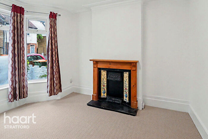 3 Bedroom Terraced House For Sale In Dunmow Road Stratford, London, E15