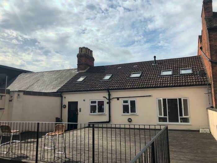 2 Bedroom Apartment To Rent In Hale Street, Aylesbury, HP20