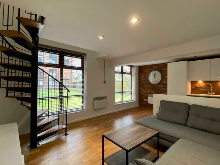 1 Bedroom Duplex To Rent In Withington Road, Manchester, M16