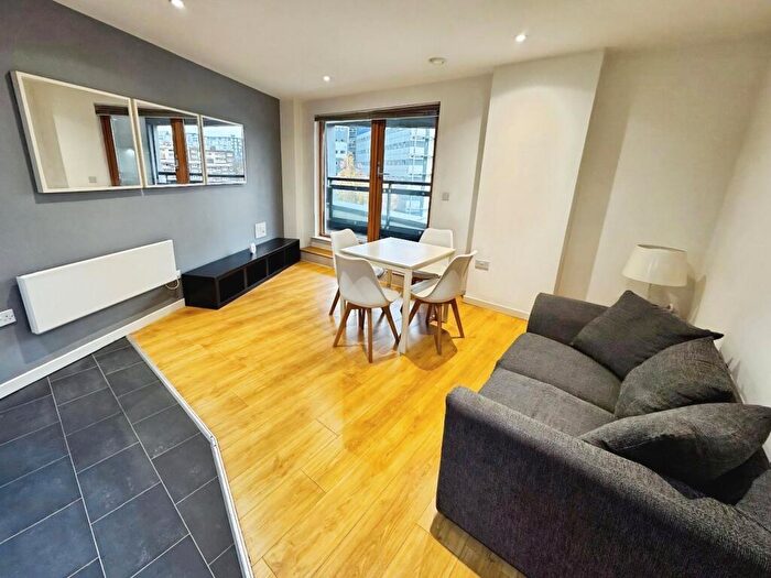 2 Bedroom Flat To Rent In Gateway East, Marsh Lane, Leeds, LS9