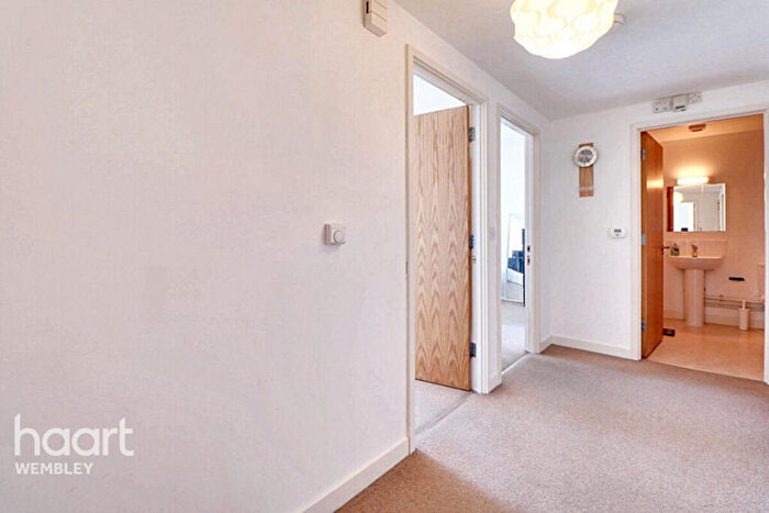 2 Bedroom Flat For Sale In Wembley Park, HA9