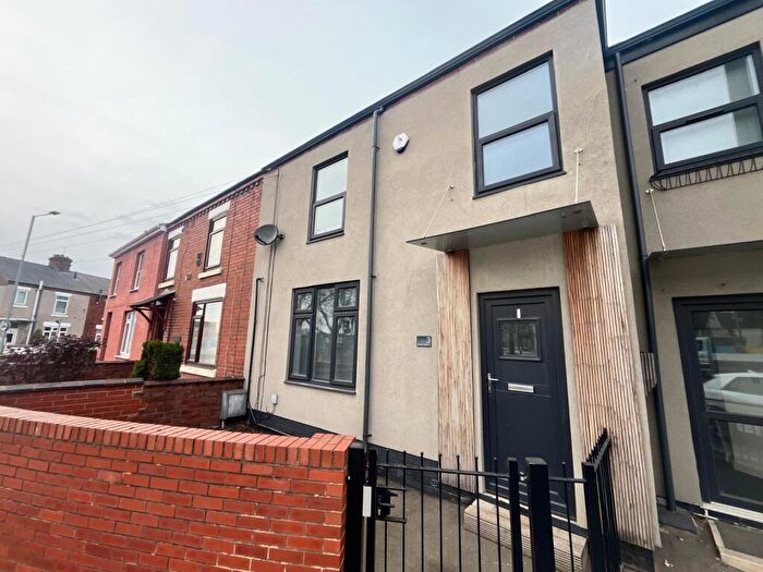 3 Bedroom Semi-Detached House To Rent In Wheatley Hall Road, Doncaster, DN2