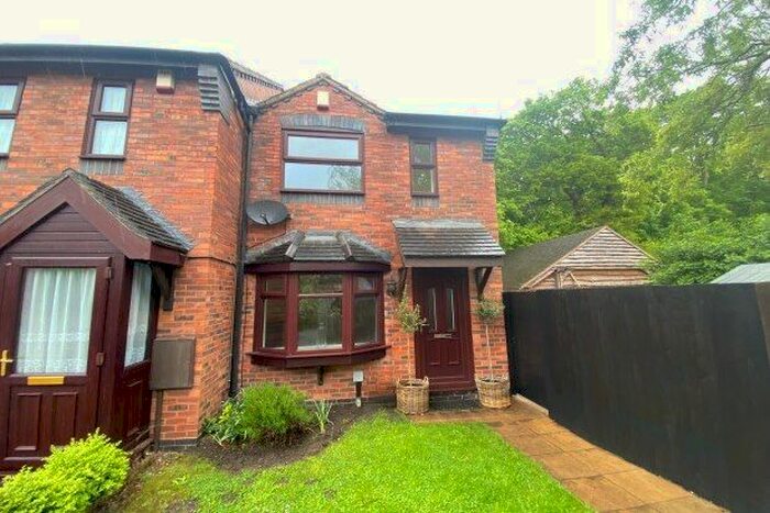 2 Bedroom Property To Rent In Sorrel Close, Lichfield, WS13
