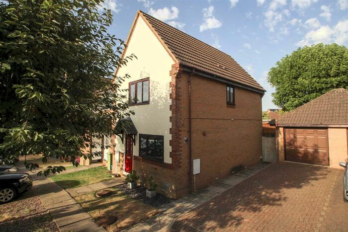 3 Bedroom End Of Terrace House To Rent In Coverack Place, Tattenhoe, Milton Keynes, MK4