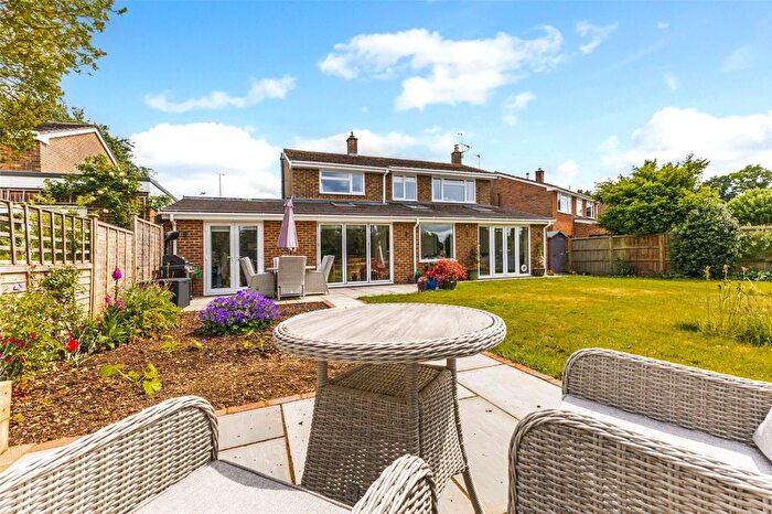 4 Bedroom Country House For Sale In St Michaels Close, North Waltham, RG25