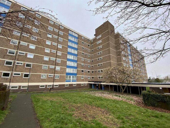 1 Bedroom Flat To Rent In Gravesham Court, Gravesend, DA12
