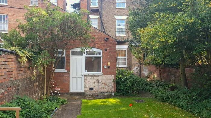 Studio To Rent In Bilton Road, Rugby, Warwickshire CV22