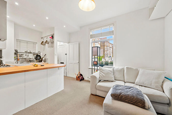 1 Bedroom Apartment To Rent In St Andrews Road, Surbiton, Surrey, KT6