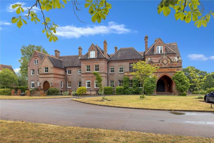 3 Bedroom Flat For Sale In Enton, Godalming, Surrey, GU8