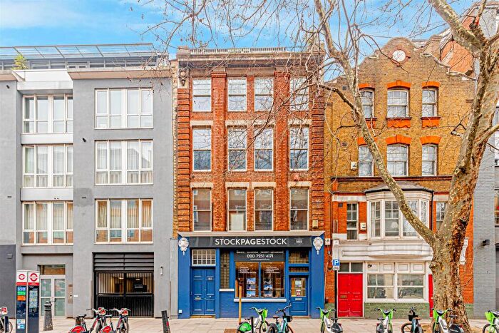 1 Bedroom Flat For Sale In Goswell Road, Clerkenwell, EC1V