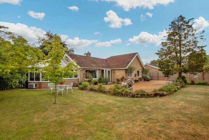 4 Bedroom Detached Bungalow For Sale In Cedar Grove, North Runcton, PE33