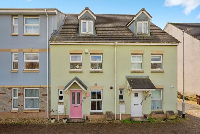 3 Bedroom Terraced House For Sale In Junction Gardens, Plymouth, Devon, PL4
