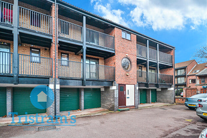 Studio To Rent In Alderney Street, Nottingham, NG7