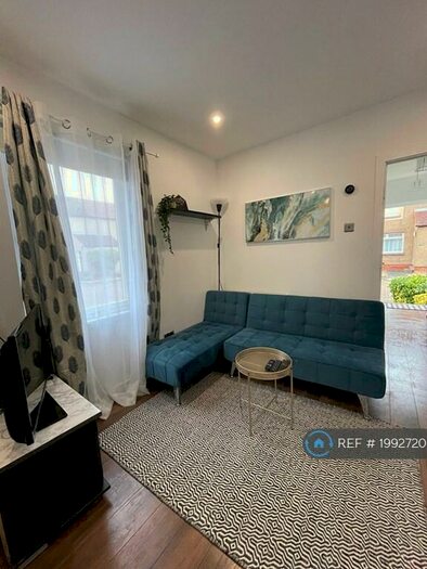 2 Bedroom Bungalow To Rent In South Gyle Mains, Edinburgh, EH12