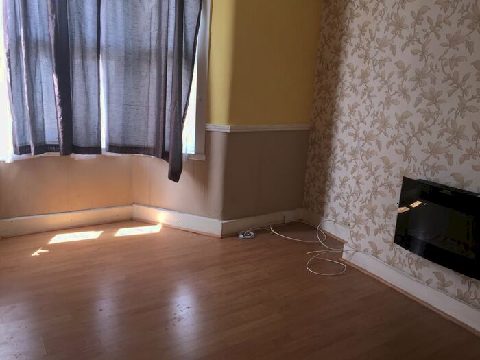 4 Bedroom Semi-Detached House To Rent In Mottingham Road, Edmonton N9