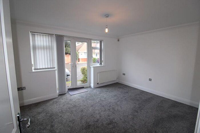 2 Bedroom Flat To Rent In Tower View, Seafield Road, Bournemouth, BH6