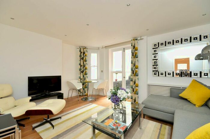 2 Bedroom Flat To Rent In Culford Gardens, Chelsea, London, SW3