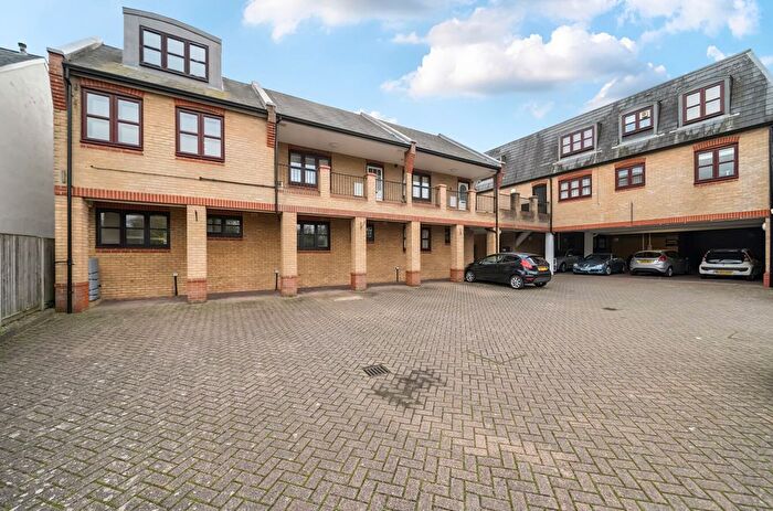 1 Bedroom Flat For Sale In Bridgewater Terrace, Windsor, Berkshire, SL4