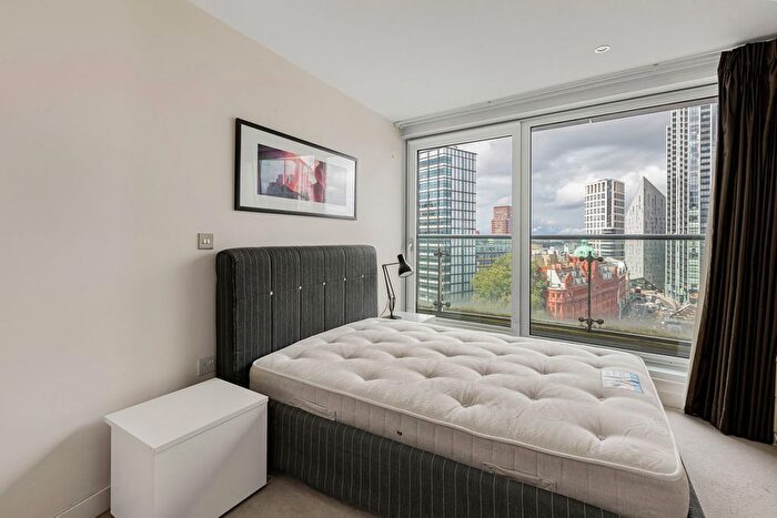 2 Bedroom Flat For Sale In City Road, London, EC1Y