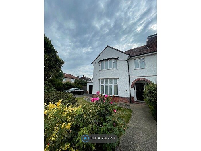 4 Bedroom Detached House To Rent In Lampton Park Road, Hounslow, TW3