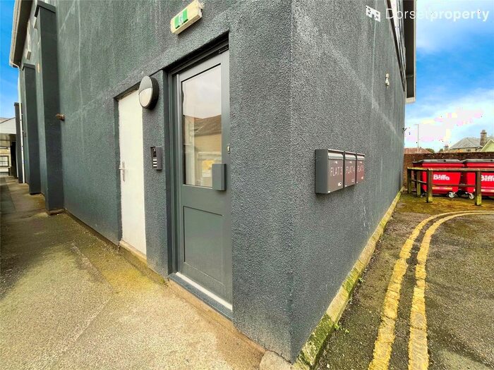 2 Bedroom Flat To Rent In Bell Street, Shaftesbury, Dorset, SP7