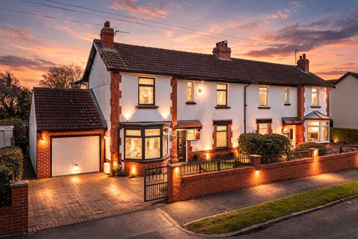 4 Bedroom Semi-Detached House For Sale In Barrowby Avenue, Leeds, LS15