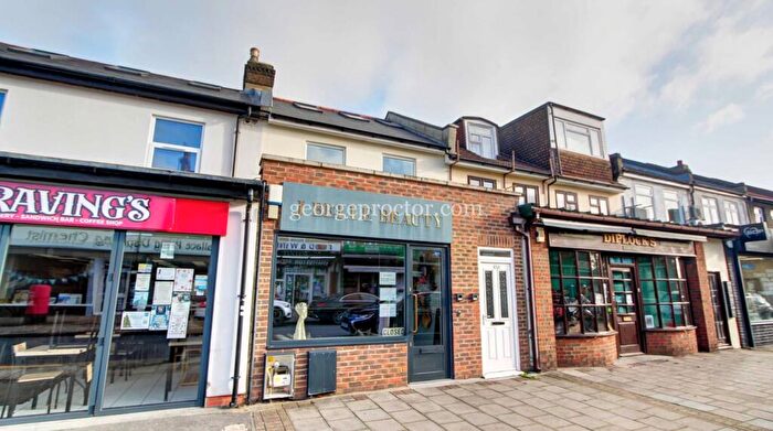 2 Bedroom Apartment To Rent In Chatterton Road, Bromley, BR2