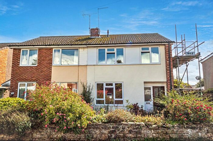 3 Bedroom Semi-Detached House For Sale In Braemor Road, Calne, Wiltshire, SN11