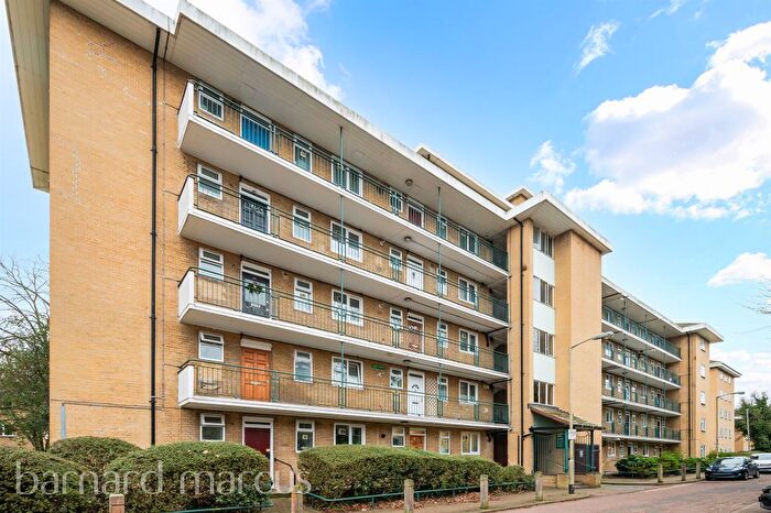 2 Bedroom Flat For Sale In Weydown Close, London, SW19