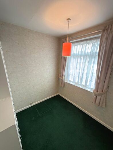 5 Bedroom Terraced House To Rent In Gordon Road, Romford, Essex, RM6