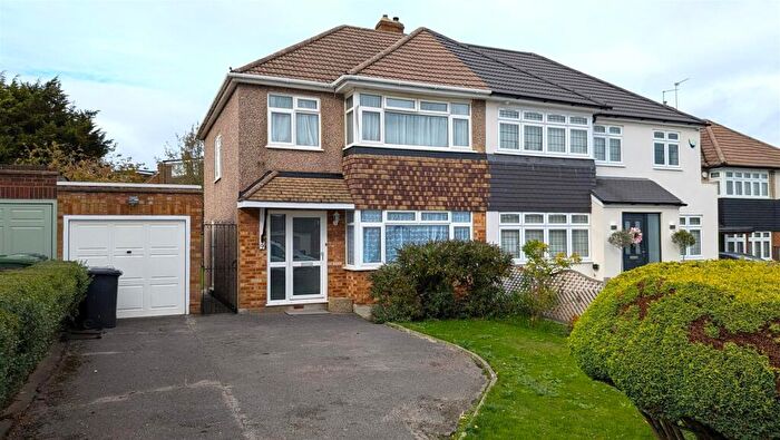 3 Bedroom Semi Detached House To Rent In Melvyn Close, Goffs Oak, EN7
