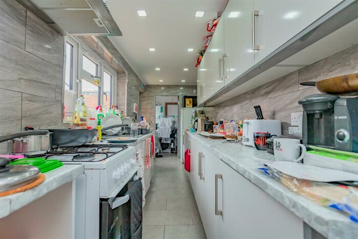 5 Bedroom House To Rent In Heeley Road, Birmingham, B29