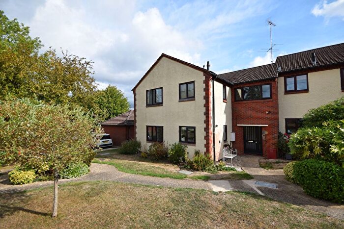 2 Bedroom Property For Sale In Avon Road, Farnham, Surrey, GU9