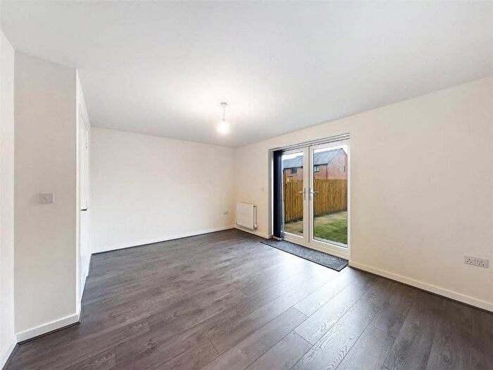 3 Bedroom Semi-Detached House To Rent In Whit Lane, Salford, M6