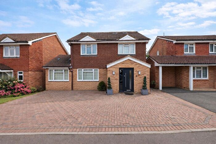 6 Bedroom Detached House For Sale In Tilehouse Close, Borehamwood, WD6