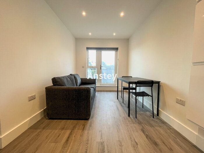 2 Bedroom Flat To Rent In Portswood Road, Southampton, SO17