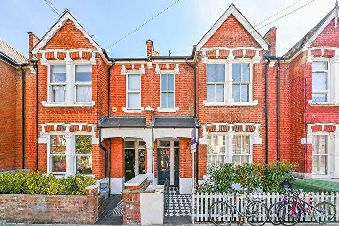 4 Bedroom Property To Rent In Collingbourne Road, Shepherd's Bush, London, W12