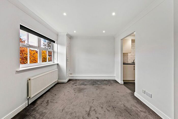 1 Bedroom Flat To Rent In Tersha Street, Richmond, TW9