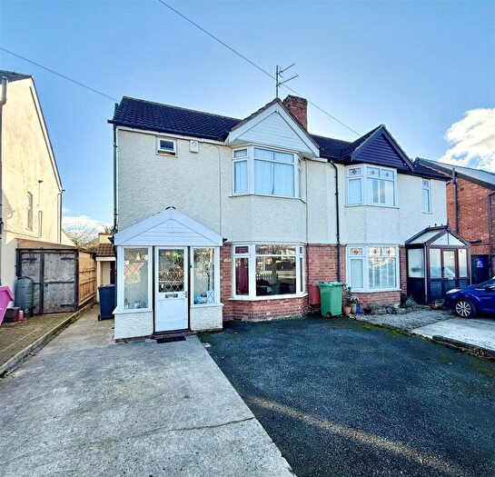 3 Bedroom Semi Detached House For Sale In Cheltenham Road, Longlevens, GL2